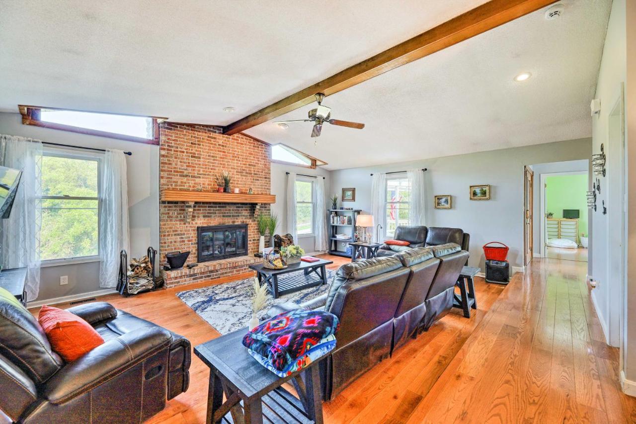 Family-Friendly Brookville Home With Hot Tub! Экстерьер фото